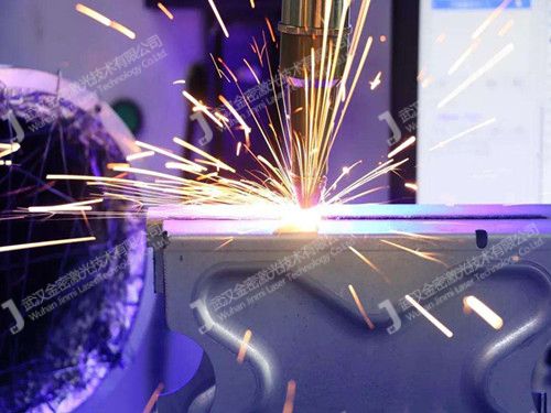 激光焊接机工作时保护气体如何使用？